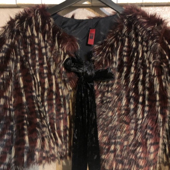 Faux fur coat - Picture 3 of 6